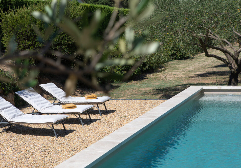 La piscine - appartement entre vignes et garrigue